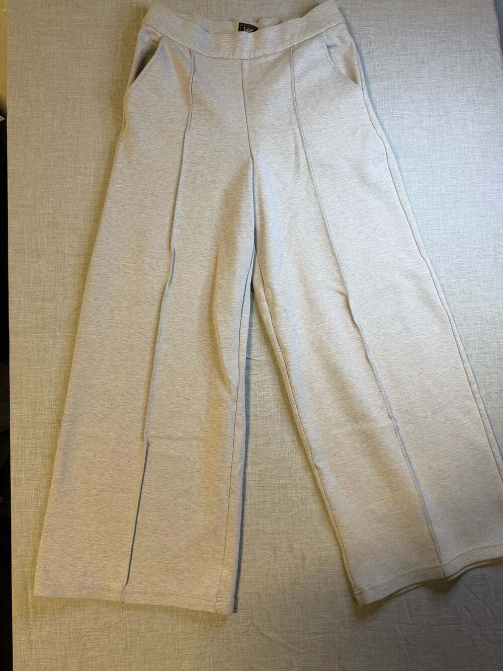 Lee Women's Wide Leg Slouch Knit Pants with Front Seam, Grey, Size 8 Medium